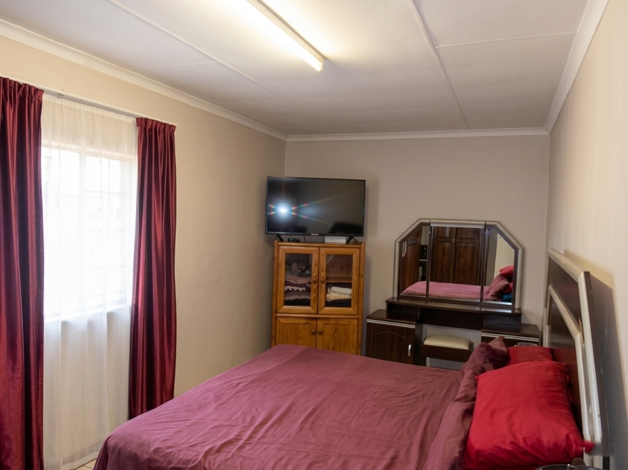 3 Bedroom Property for Sale in Protea Park North West